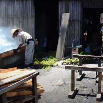 Spiegazione legno carbonizzzato con tecnica Shou Sugi Ban